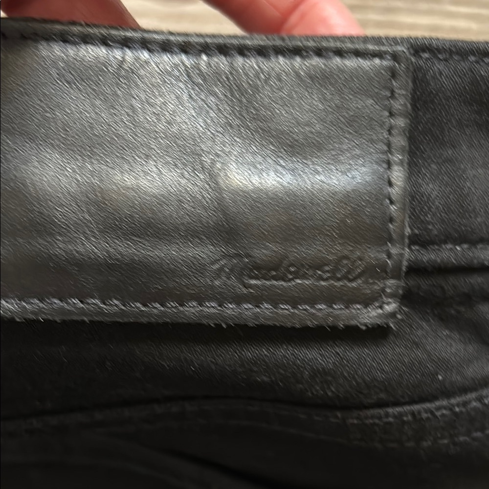 Madewell Taper Jeans In Saturated Black Wash - Picture 6 of 6